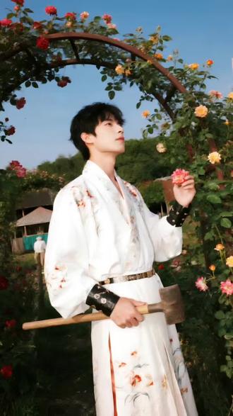 边玩游戏边收花,实在太治愈了 #我的花园世界 #玩游戏送真花@我的花园世界小游戏