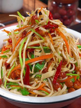 大白菜新吃法、酸辣脆爽嘎嘎好吃 大白菜新吃法、酸辣脆爽嘎嘎好吃#美食教程 #家常菜