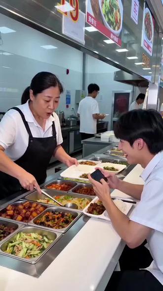 小洛克们你们初始精灵选了谁呢!#洛克王国新手攻略 #洛克王国开局三宠选什么 #AI #抽象