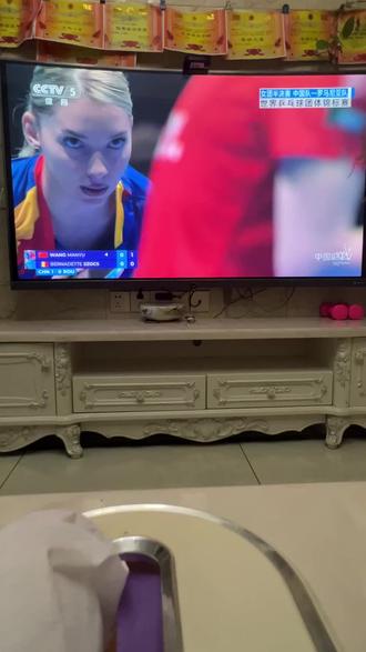 2026年世乒赛女团半决赛(中国🇨🇳-罗马尼亚🇷🇴) 中国 3-0 罗马尼亚)
2. 王曼昱 🆚 伯纳黛特·斯佐科斯(3-0:11-4、11-9、12-10)
#乒乓球 #乒乓球比赛 #世乒赛 #乒乓球女团 #比赛
