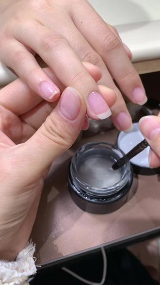 花校长糯米建构底胶,以后回购过很多次了,真的满满的安全感,可以当底胶使用,也可以做建构,照灯没有固化热。#建构底胶#建构胶#美甲美睫#美甲店好物推荐