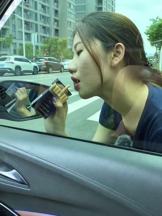 高档智能充电静音打火机户外便携小巧个性防风充电打火机#防风打火机 #小巧便携#点火器打火机 #方便又实用@DOU+小助手 @巨量千川