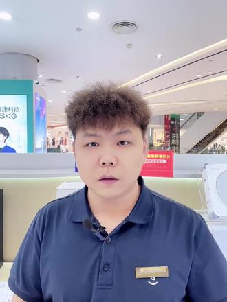 科沃斯产品使用卡,大家都看过吗? 我们随箱附带的产品使用卡,其实上面的内容非常多,包含有机器箱内所有内容物,使用注意事项,使用操作图示,扫码额外延保等等,所以还是值得一看,那么有些宝子就是不想看的话,就来宜昌国贸科沃斯购机,五一有钜惠活动,还有专业导购一对一服务,专属导购助你更好用机哦!我在宜昌国贸科沃斯等你!#科沃斯 #科沃斯洗地机器人 #16倍清洁压强一滚即净 #科沃斯X12pro #科沃斯X11pro @国贸大厦五公司