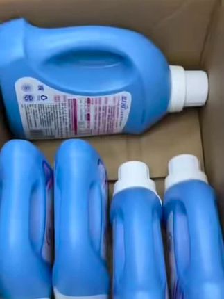 蓝月亮洗衣液,去污留香双在线,谁用谁爱#强烈推荐 #清洁神器