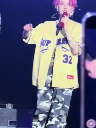 就差亲你脸上了老公。。我真的要爱你一辈子了@鹿晗