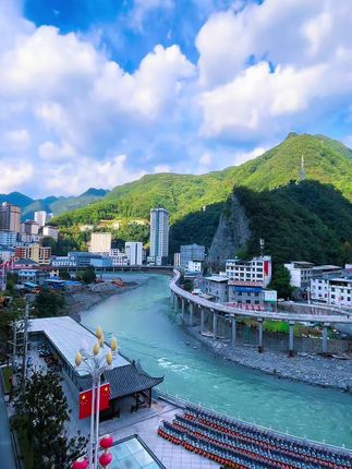 #早晨 有所珍惜才有所真心,有所懂得才有所值得。#最美小镇   #实拍 #住进风景里