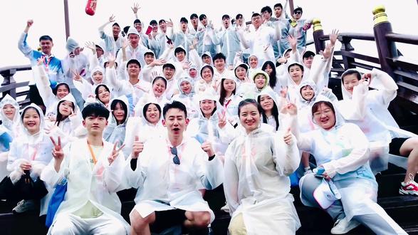 我们是最棒的 #乐山师范学院 #海棠花开一路红 #中央民族大学 #大河之子 #五四青年节