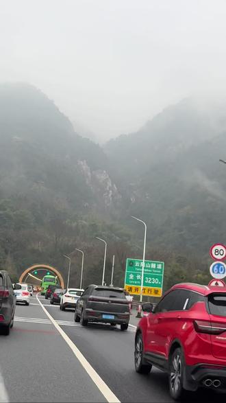 堵车原因终于找到了#堵车原因 #返程高峰路况 #记录行程 #开车当然要记录 #年后上班的我