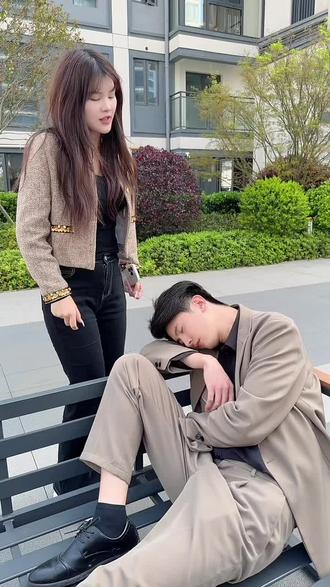 看到志远这个样子,我是真的很难受,我要怎么做才能让志远做回以前的那个自己,如果我离开他,会不会对他更好?#终究还是逃不过这一劫 #我到底错哪里 #该怎么办 @曾 四 妹(记录生活)