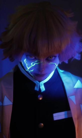 AI生成的画面我直接拍出来啦
#鬼灭之刃 #我妻善逸 #雷之呼吸 #创意摄影