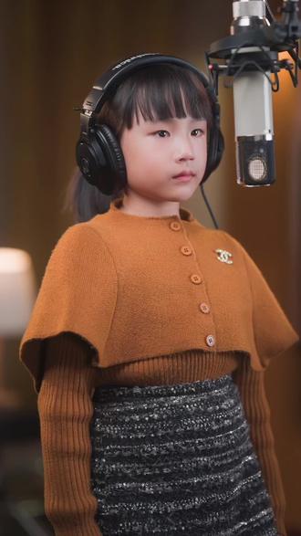 #治愈童声 #萌娃唱歌 #少儿声乐教学 来自育才学校一年级的若庭 #世界赠与我的