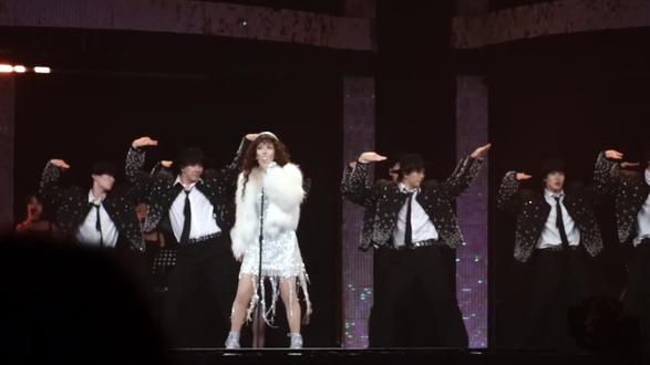 世界名曲菠萝菠萝蜜🍍 娜姐的菠萝蜜又甜又辣#谢娜#谢娜演唱会