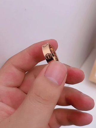 这么好看的戒指怎么能不艾特好朋友一起带呢#经典 #戒指 #男女同款