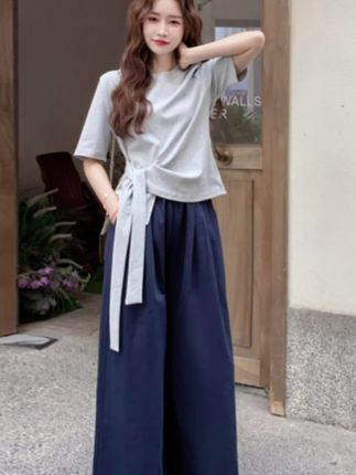 松弛感率性百搭绑带T恤阔腿裤2025夏季新款通勤风小众慵懒风套装 #夏季穿搭 #显高显瘦 #高级感穿搭 #今日穿搭 #日常通勤穿搭