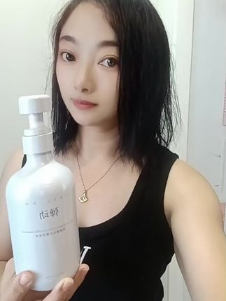 弹动乳酸菌白松露洗发露简直太好用了,去屑控油,让头发更加柔顺亮泽,洗发露+发膜让头发顺滑柔顺!姐妹们赶紧用起来#弹动 #弹动乳酸菌白松露洗发露 #养发护发