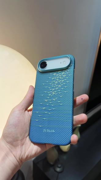 如果iPhoneAir只能选一款手机壳,那就是pitaka这款了。如果只能选一款凯夫拉芳纶纤维的,那就是这款
#iphone壳分享 #让人难以拒绝的手机壳 #高端配件图鉴 #苹果air #高级又小众的手机壳推荐