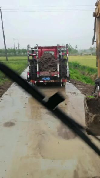 先低头走路,爬到山顶在说,爬山的过程中尽量别说话,登顶了,你无需多言,自由人替你去讲…