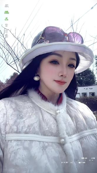 正月初一门打开,八方财气这就来!
马年祝你和我一起发大财!各路财神来来来!
初一约电影🎞️啦!✌️🧨🎉🧧#享受阳光享受生活 #放飞自我系列 #爱生活爱骑行生命在于运动