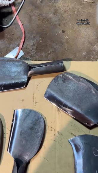 #砍柴刀 #露营砍柴刀 #露营刀 #户外刀具 #砍树刀 户外刀野外露营钓鱼砍树砍柴刀手工锻打方便携带巴掌刀