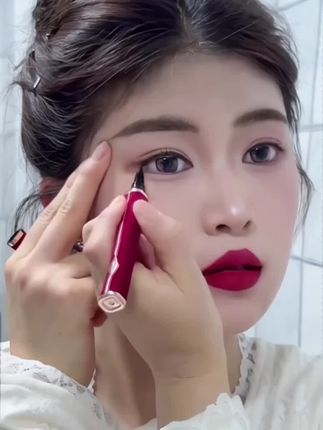 眼线液笔极细眼线笔新手持久防汗速干显色氛围感纤长纤细精致#眼线笔 #极细眼线笔 #眼线液笔