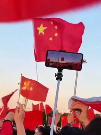 手摇小红旗带杆7号8号五星红旗 节日活动专用小红旗高品质精选小红旗,采用高弹旗杆,经暴力测试,手挥不易断。丝网印刷,色泽亮丽,颜色纯正,高温固色,双面无色差,水洗不褪色。#厉害了我的国🇨🇳 #手摇小红旗 #红旗飘 #小红旗