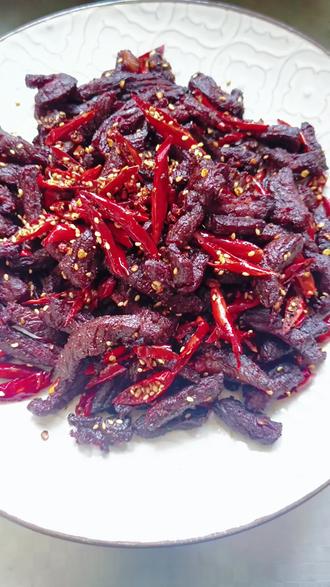 下酒又下饭的冷吃牛肉,既好吃又可以当小零食!这不就是牛肉干嘛!#家常菜做法 #动手自己做美食 #冷吃牛肉 #牛肉干自制 #健康美食自己做
