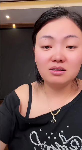璐璐招架不住粉丝带节奏,被逼下播#上热门🔥 #抖音小助手我要上热门