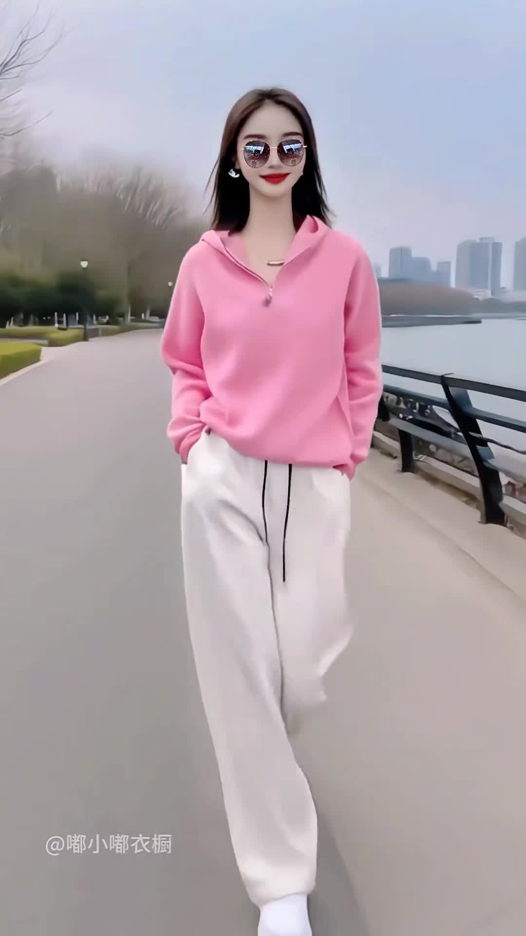 #运动套装 #穿出自信穿出美丽 #显高显瘦显腿长 #休闲减龄穿搭 #春秋穿搭