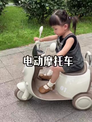 就像周末带孩子去公园背上她喜欢的小书包 坐在公园的长椅上看看夕阳 发发呆也是一件很幸福的事啊🤩