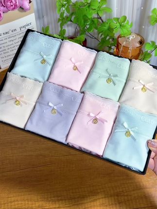 爱自己从穿一条好的内裤开始,你看这个价,到手8条,真的太值了太划算了,款式时尚新颖,温柔甜美又可爱,柔软丝滑的小料子,触感凉凉滑滑的,夏天穿更凉快更透气,整件弹力很大,不卡裆不夹臀,太适合夏天穿了#面料舒适透气 #面料柔软亲肤 #女士短裤 #夏天必备 #超便宜超划算