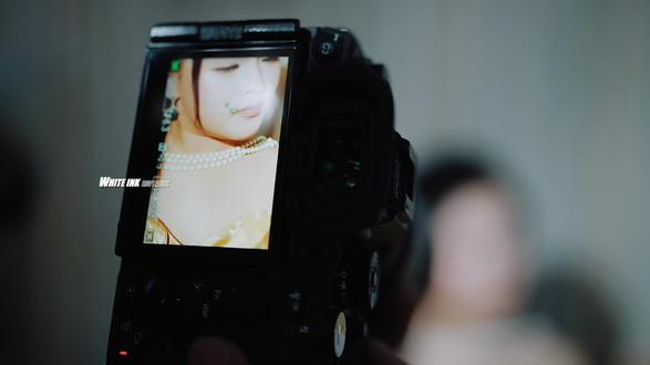 🎬婚礼回忆录|无法复刻的人生瞬间
婚礼虽已落幕,画面却在记忆中反复播放
那一天 家人在两侧 好朋友在身边 爱人在对面
我真真切切感受到了幸福 感谢大家赋予这一天特别的意义
“人会在爱里圆满”💒#婚礼现场无法复刻的瞬间 #婚礼真实情感