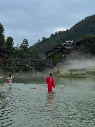 好想和你住进这样的小镇 远离城市的喧嚣.