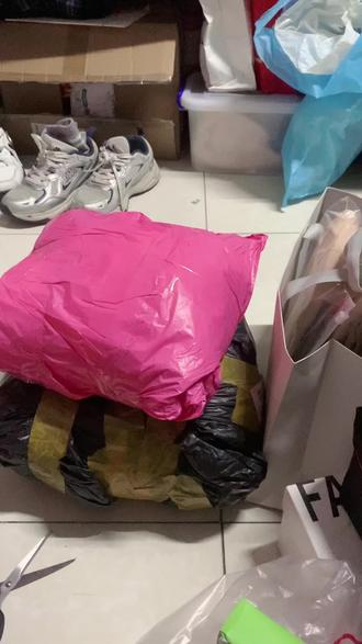 长草颜团子开箱vlog~~~
喜欢死啦🥰🥰🥰#长草颜团子 #可爱的玩偶 #可爱到爆炸💥 #开箱vlog #大学生