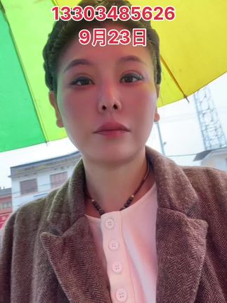 300米的各个尺寸都有货啊,一周以内来都是可以的,膜袋苹果建议大家9月27日以后就可以铺了,咱们的反光膜全是加厚的,不脱铝,米数足,韧劲牢,价位合适,欢迎大家#抖音推广 #创业正能量 #苹果#返光膜 #果农生活