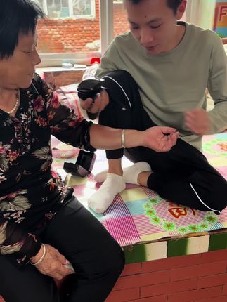 操作简单又方便的血压剂,#血压计 #血压 #老人血压手表 #网上很火的咸口零食测评