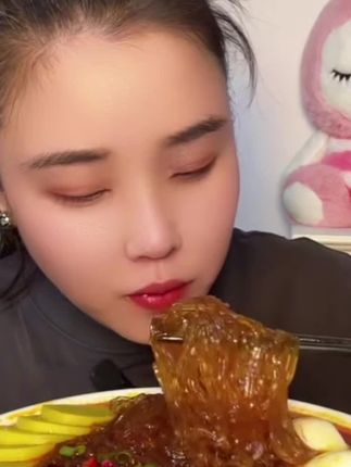 酸辣粉贼辣好吃😋过瘾#美食分享 #酸辣粉