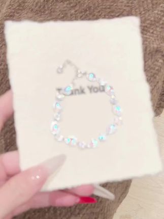 宝石成了赝品 你的双眸才是真迹#恋爱要升温GraceGirl更上分 #手链 #送女友 #仪式感 #礼物
