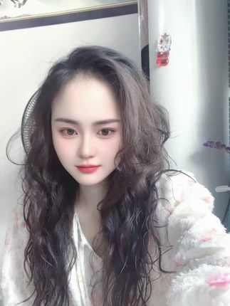 #法式慵懒卷 我没变 只是心情变了 面对现实多了点无奈 多了点沉默 我们都抵不过时间和现实.#港风复古