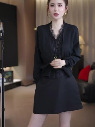 【AS寻梦萦】25新智性通勤蕾丝拼接V领假两件针织上衣#美搭尽显女神范 #减龄显瘦穿搭 #穿出高级感 #气质显瘦穿搭 #通勤搭配