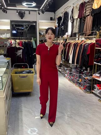 高品质,红色线衣