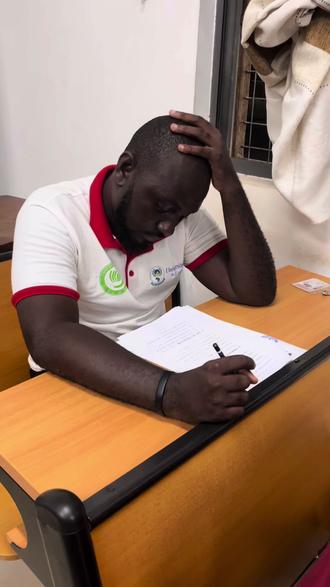 外国学生汉语考试,听又听不懂,学又学不会,怎么办呢🥲#外国人学中文