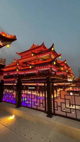 📍曲艺百花园 花想容汉服摄影‼️36.8¥汉服体验四个小时😍观景台打卡太漂亮了吧💭化妆+头饰+盘发+服装全包才188🤝#打卡新地标 #景点打卡 #曲艺百花园 #花想容汉服体验馆 #岳池