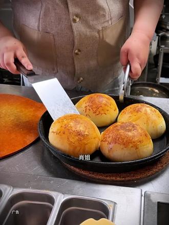 必胜客59买一送一,还能选西冷牛排摩洛哥式蛋Shakshuka,榴莲菠菠披萨,超多披萨🍕随心搭配,超划算的#抖音美食推荐官 #必胜客 #披萨吃个爽入口 #美食 #妈呀太香了 @抖加🔥上热门🔥dou+🔥热点宝