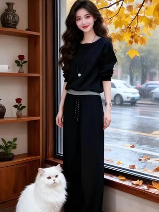 许妍的懒人时髦套装 周末赶早市,许妍套上这套假两件运动装就出了门。卫衣领口的撞色边显脸小,假两件设计省了搭配心思,阔腿裤悄悄藏住腿型短板,走动时裤脚带风还不贴腿。  买完早餐碰到邻居,对方夸她穿得洋气又显精神,她笑着晃了晃手里的袋子:“舒服得像没穿衣服,还能随便塞东西,这套装我能穿一礼拜!”#高级感穿搭 #时尚减龄穿搭 #谁穿谁漂亮 #晒晒我的秋日穿搭 #减龄气质 @DOU+上热门