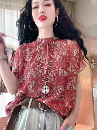 #女装#优雅气质 #洋气小衫 #精致穿搭 @DOU+小助手
