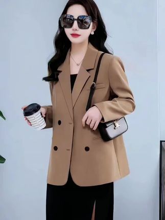 #外套穿搭 #高级感穿搭 #通勤搭配 #西服外套##早秋穿搭公式来了@抖加🔥上热门🔥dou+🔥热点宝