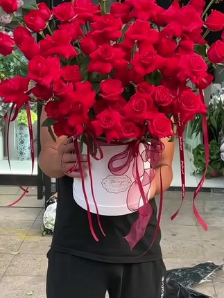 #鲜花 #玫瑰花 #爱生活爱鲜花 #红色系花束 #生日花束