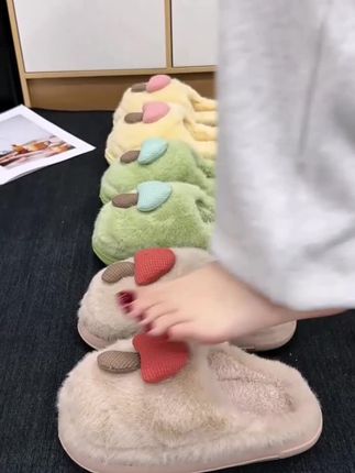 #创作灵感 #拖鞋 一眼就爱上的小蘑菇棉拖鞋,冬天离不开了!小蘑菇好可爱啊!毛绒绒穿起来真舒服 #棉拖鞋 #棉拖鞋冬季 #居家必备棉拖鞋