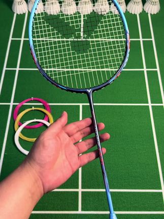 预算200左右新手入门闭眼冲这把胜利小铁锤#打羽毛球🏸 #羽毛球装备 #羽毛球#胜利小铁锤