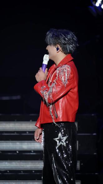 哈哈哈欢子合肥演唱会嘉宾出场互动太有意思了#欢子#欢子合肥演唱会#8090经典怀旧#合肥演唱会#合肥年末必看欢子带回忆杀来袭@抖音小助手